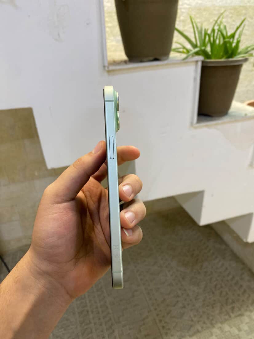 ايفون 15 بلص نظيف كلش
ذاكره 128 
بطاريه 89 مشحون 444 مره 
لونه يخبل الجهاز سعره 730 الف وبي مجال للطيبين 
*********** اتصال وواتساب
