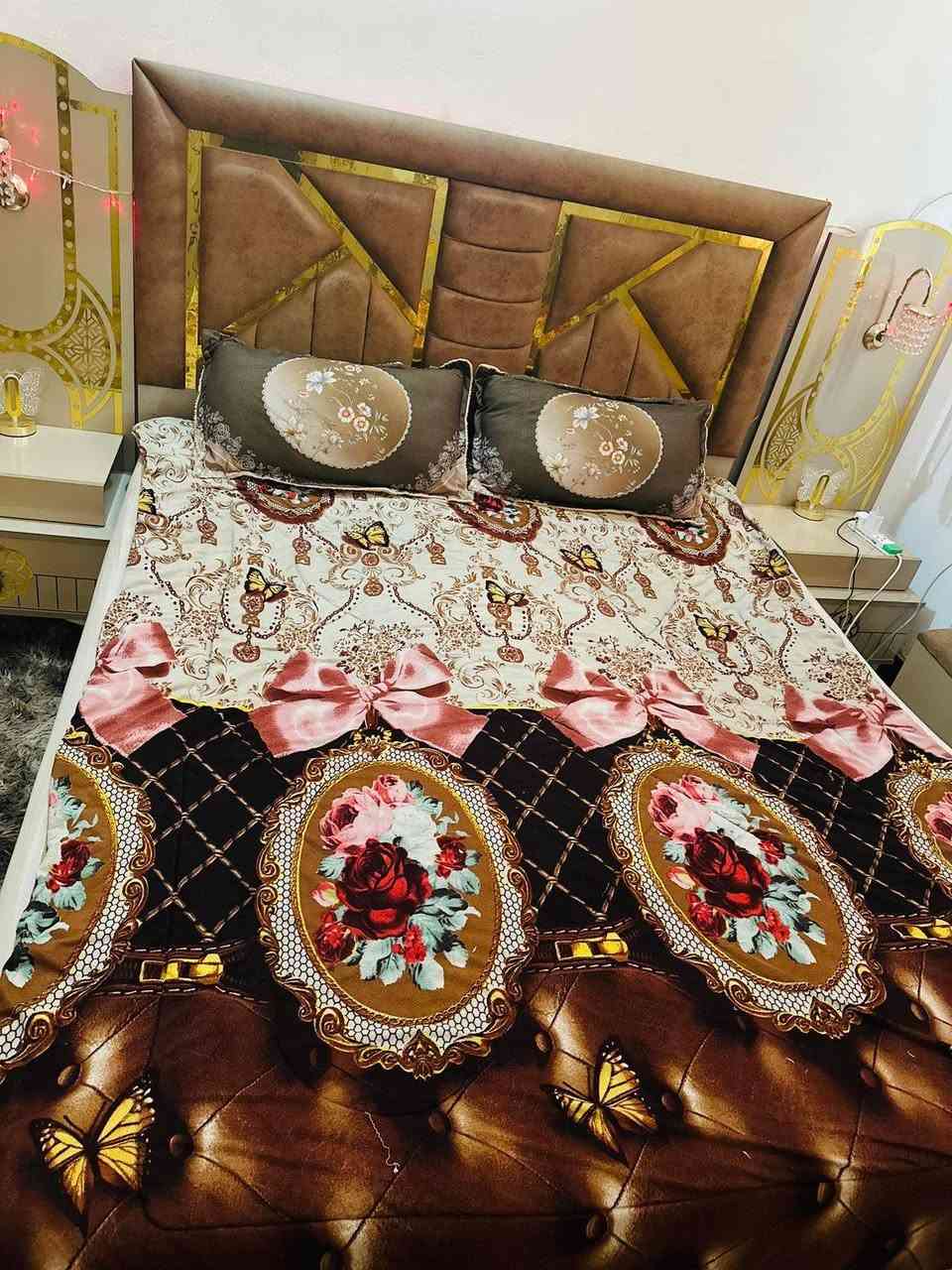 غرفه وغراض للبيع للاستفسار الاتصال على الرقم
***********}
