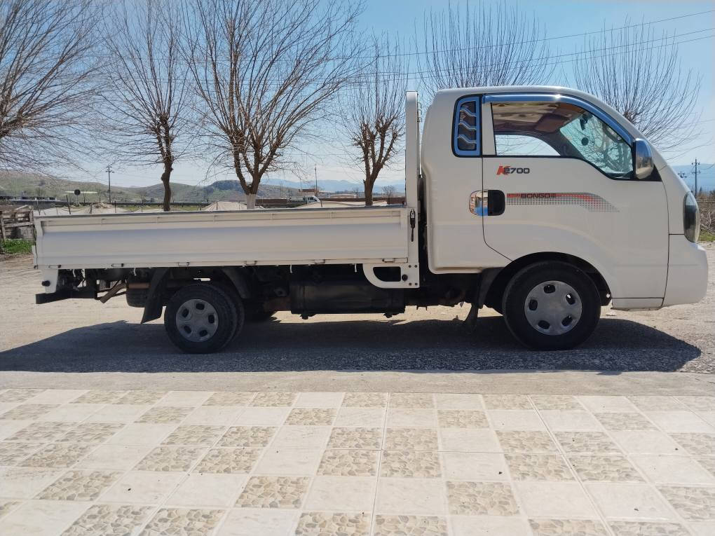 کیای 2700مۆدێل 2014نمونە یە لەجوانیا بێ بۆیاخ بێ لێدراوی گێڕومەکینەوعەکسلی بەشەرت سەنەوی تازەیە تا 2031 بەناوی خۆمانەوەیە چرکەی تیانییە شەش تایەی تازەیە هه موگیانی بەشەرت..ژ.م.*********** السليمانية, العراق
