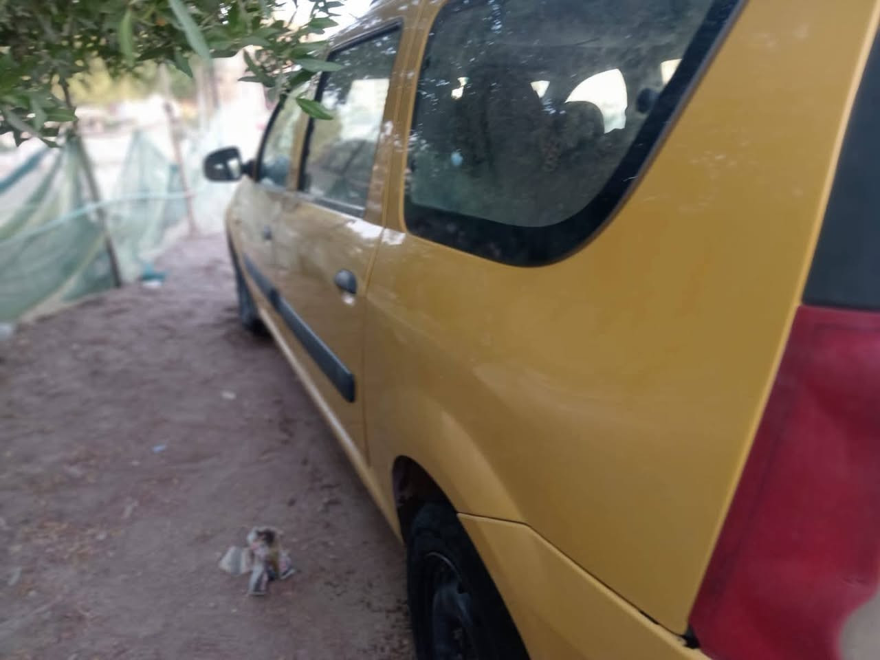 رينو سبعة راكب كير مكينة نظيفات تخم تاير مصفرة هيئة بس السنوية لل2027 حدادية جديدة للاستفسار الاتصال على الرقم ***********
