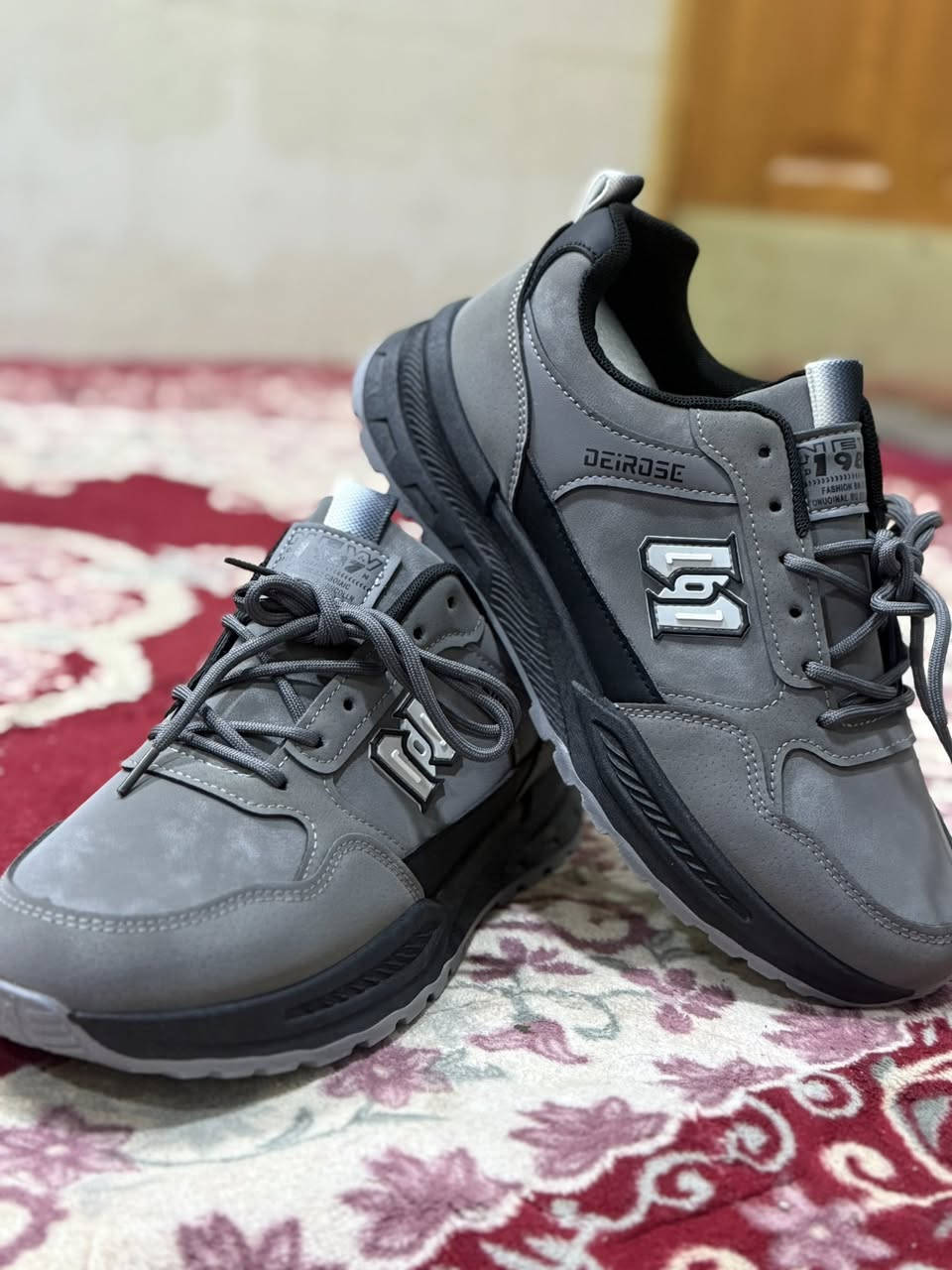 سلام عليكم
وجبه جديد من احذياء 
مريحه بل لبس
قياسات من ٤٠ إلى ٤٤ 
قطعة وحده ١٠ الف 
قطعتين ١٨ الف 
٣ قطع ٢٦ الف 
للطلب واستفسار 
مراسلة صفحه او عل ارقم تاليه 
***********
***********
