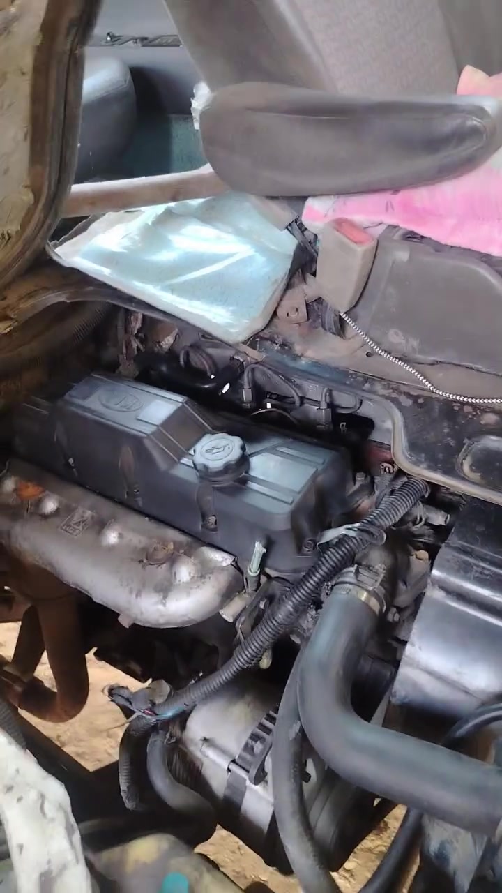 سلام عليكم ورحمة ابريجو منغولي موديل 2005 سيره جاهزة من كلشي السعر 145 بيه مجل حك الجي مكن حله الكفل رقم ***********
***********
