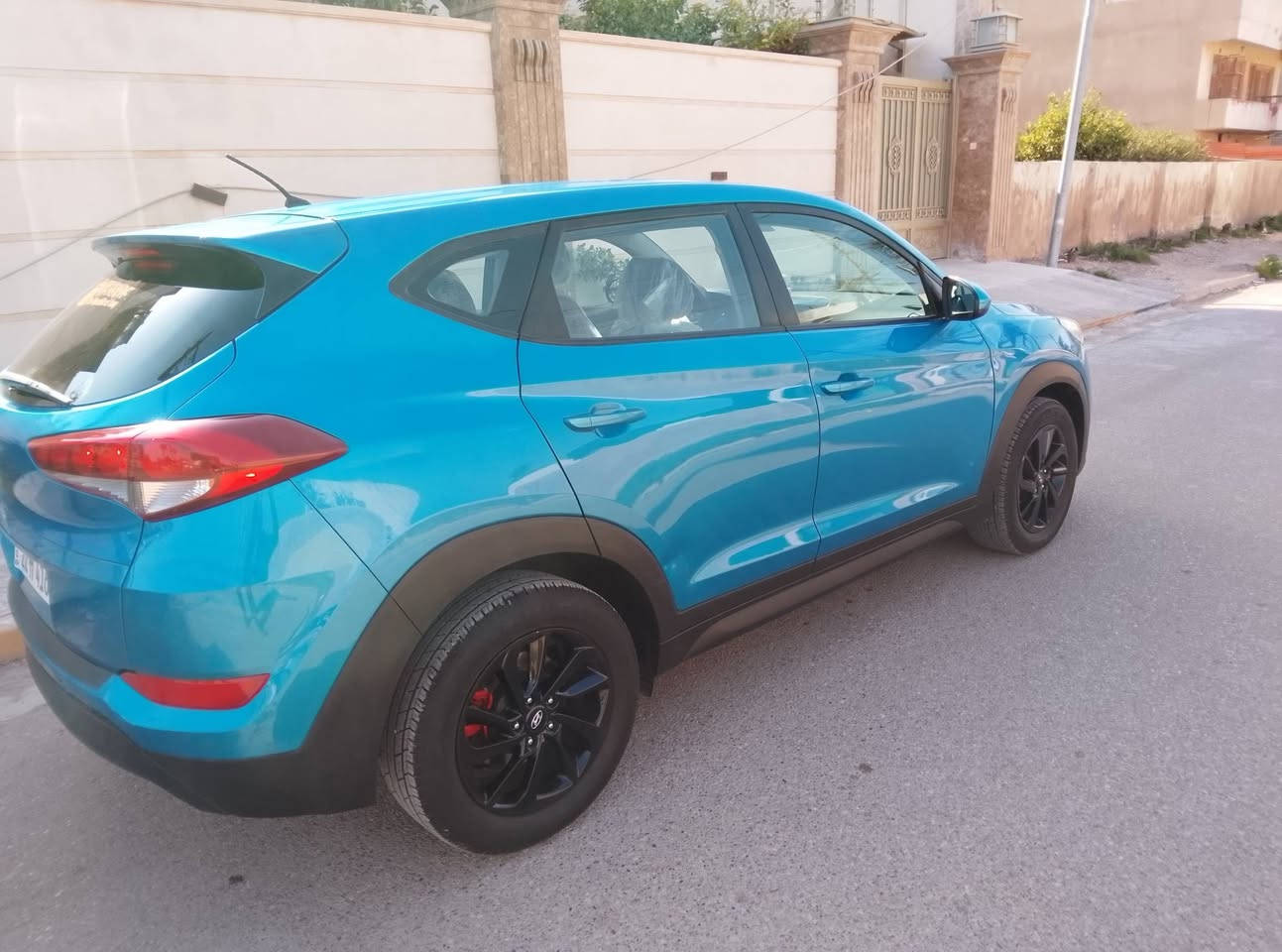 السلام عليكم توسانة موديل 2018وارد أمريكي محرك 2000  ماشية 100حادثهة بنيد ودعامية مواصفات السيارة كامره دواره تحكم ستيرن جهتين سعر السيارة 142مكاني بغداد البلديات رقم ***********
