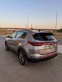 سبورتج 2022 بلاك ادشن فول للاخير  السياره حادثها جاملغ  او باب مصبوغات...