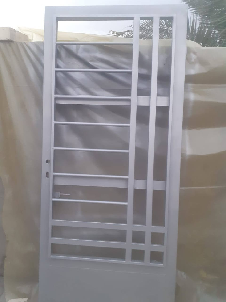 سلام عليكم صباغ باب شباك سياج محجر اي شي نشتغل 
وكذالك صبغ البيت من الداخل جميع الغرف شغل نظيف واسعار مناسبه اخوكم الصباغ ابو علي  ( نزار )
الاستفسار رقم الهاتف 
( ‏‪***********‬‏ )
