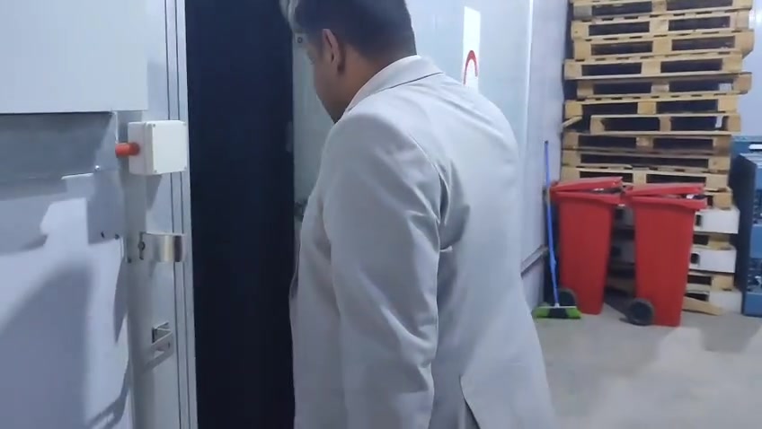 مساحة الاض١٨ دونم 
 طابو زراعي 
مساحة  جملون المجزره ٢٥٠٠ ،،،،،،،،،،،..........،،،،،،،،، 
جملون معمل مخلفات المجزره ١٣٠٠ الموجد في المساحه المذكوره 
مجزره صيني درجه اولا مجمدات صعق عدد ٤ كل واحده مساحته ١٠ في ٧ 
مجمدات خزن ٣ مساحة مختلفه  الكبيره ٣٠ ×١٠ 
والوسط عدد ٢. 
١٠ ×١٠
محطة ماء تصفيه  سعة ٢٠٠ الف لتر
مولدات عدد ٢ كل واحده ٥٠٠٠لف امبير .. واحده ٥٠٠  كيفي 
محوله كهرباء ٥٠٠٠ الف امبير 
رافعه شوكيه 
براد كيا عدد ٢ 
دونم من ضمن الارض مشيد عليه جملون مع اداره مع مخزن قديم  
المجزره مسيجه بالكامل دنك كونكريت وبلوك 
طاقة المجزره ٣٠٠٠ الدجاجه بالساعه
متوفر ماء اساله وماء شط
الديوانيه السنيه عاى الشارع العام للاستفسار الاتصال عاى الرقم ***********
