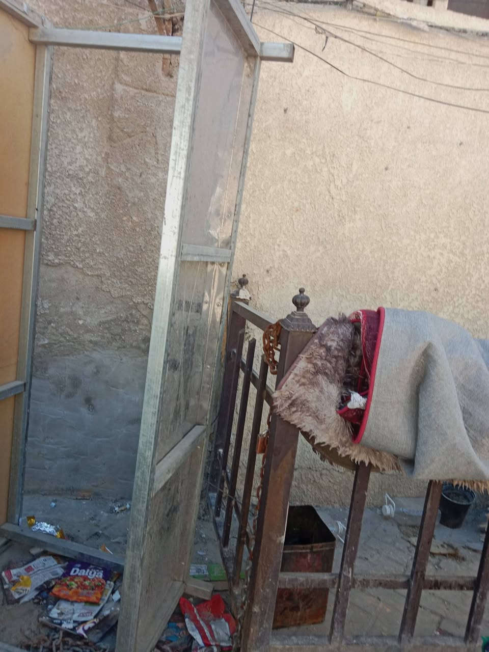 السلام عليكم بلانكات حجم وسط وكبير للبيع مع ميز ستيل حجم ٢ متر في ٩٠ للاستفسار ***********
