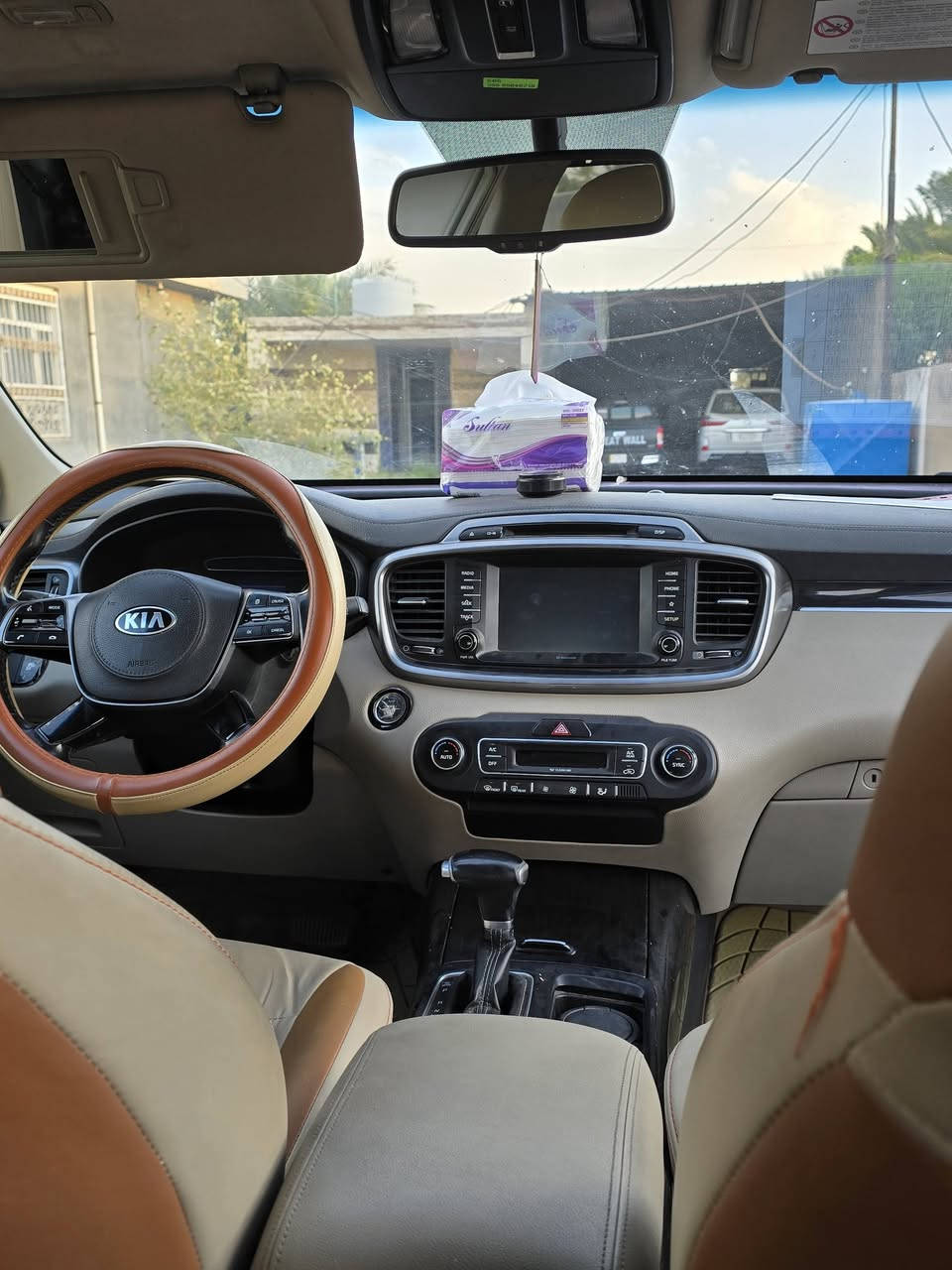 السلام عليكم  سورنتو 2018 6سلندر فول عدا بانوراما بصمه تشغيل بصمه جنطه (فتح عند الاقتراب ) سايد بريك بصمه جام اوتو مري شفط كشنات جلد كهرباء ترحيب دخول اناره باليدات رقم بغداد مكفوله كفاله عامه المكان الحله/الكفل السعر 260وبيها مجال ***********
