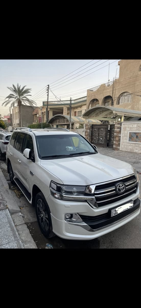 للبيع لاندكروز كراند تورنك ٢٠٢٠ باب اول بحرينيه فول الفول محرك 6 سلندر السياره جديده وكفاله عامه من الصبغ وبحالة الوكاله ترايها صفر بالنسبه للمواصفات فول للاخير 
دشبول لكزز دبل ماوس كشت كهرباء 3 شاشات داخل قرميدي بقلاوه صندوك كهرباء ماشيه 58 الف مكان السياره بغداد الكرخ
*********** متواجد جميع البرامج
