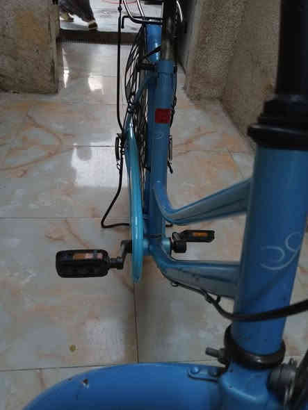 سلام عليكم شباب بايسكل بناتي للبيع حجم 26 البايسكل كلش نظيف بايسكل مال حاويه البايسكل لونه حلو المكان بغداد الشعب  البايسكل اي نقص ما ابي كامل السعر خاص على هذا الرقم واتساب ***********
