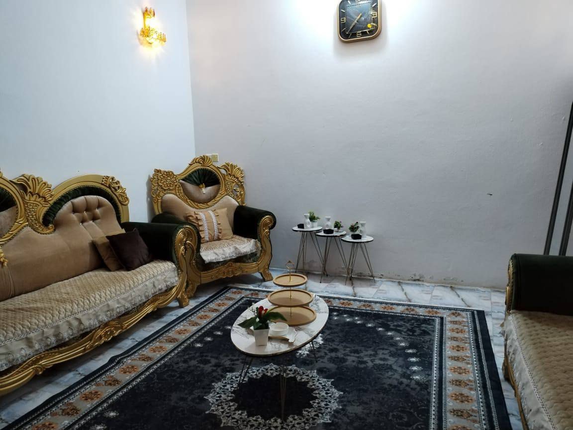 بيت للبيع زراعي حي لمنتضر مساحة 150يحتوي على غرفة وصالة ومطبخ حار بارد وستقبال وصحيات داخلي وخارجي بيت مرتب ونضيف***********
