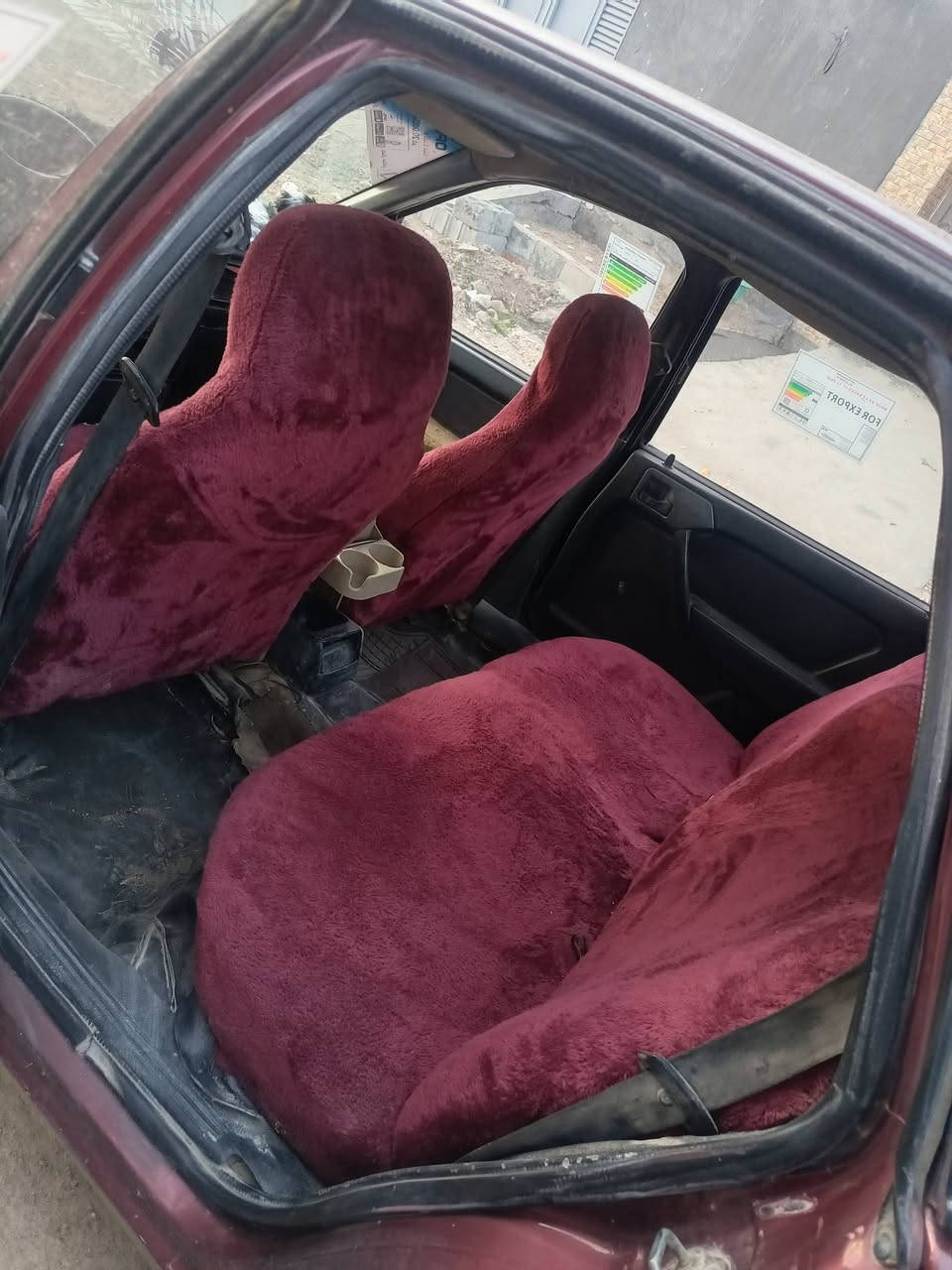 اوبل فيكترا موديل 93 وسنويتها لل 28 صدر تخم تاير كله مكفول سياره خير من الله بس عوزها ترتيبات بسيطه اي شي مابيها السعر 30 وبيها مجال شي قليل الرقم *********** اتصل ودلل
