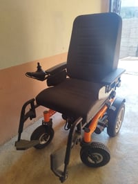 عربانة شحن للبيع بعدهة جديدة ما مستعمله 07733526791