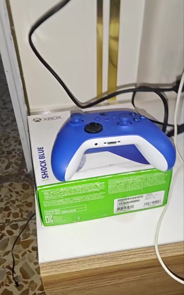 اكس بوكس سيريس اس مستخدم شهرين فقط معه دبل جوستك اصليات  مخلص كيم بأس نضافه 100سعر400 وبي مجال 

رقم الهاتف*********** 📞
