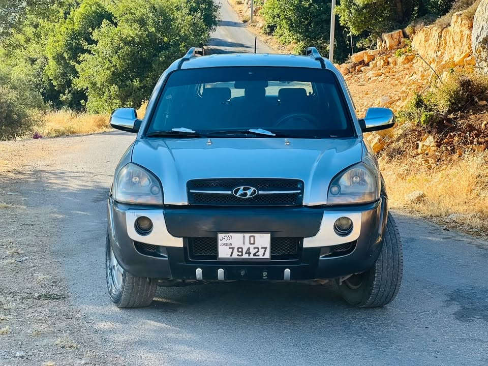 🔥 هـيـونـداي تـوسـان 2006 | فـور ويـل | أوتوماتيك 🔥
HYUNDAI TUCSON 2.0 4WD

🚀 من أنظف سيارات التوسان المعروضة حالياً – قوة، اعتمادية، وجاهزة للاستخدام مباشرة 🚀

✨ نظافة ممتازة + حالة ميكانيكية قوية + استخدام محترم ✨

💰 السعر: 4700 قابل للتفاوض بالمعقول 💰

⸻

⚙️ المحرك والأداء:
🔹 2000 CC
🔹 بنزين
🔹 قير أوتوماتيك
🔹 فور ويل (4WD)
🔹 محرك قوي وأداء ممتاز على جميع الطرق
🔹 إقتصادية جداً بالبنزين بتمشي أكثر من 150 بالتنكة

⸻

🎨 الشكل الخارجي:
🩶 لون سلفر مميز
🖤 جنطات ألمنيوم أصلية
🔹 عتبات جانبية أصلية
🔹 ريل سقف
🔹 شكل رياضي ونظيف

⸻

🚘 المواصفات والإضافات:
✔️ أوتوماتيك
✔️ فور ويل
✔️ زجاج كهرباء
✔️ مرايا كهرباء
✔️ جنطات ألمنيوم
✔️ سنتر لوك
✔️ غرفة نظيفة ومرتبة
✔️ ترخيص تقريباً سنة كاملة

⸻

🛠️ الحالة والصيانة:
✔️ ماتور 2000 CC راكب جديد فحص
✔️ قير راكب جديد فحص
✔️ دهان بحالة ممتازة جداً
✔️ كوشوك بحالة ممتازة جداً
✔️ مصان بالكامل
✔️ شغل وامشي بدون أي مصروف
✔️ لا يوجد أي صوت أو طقّة نهائياً
✔️إمكانية طي المقاعد الخلفية لزيادة مساحة التخزين
⸻

📋 الفحص:
🔹 ضربة راس
🔹 جيد
🔹 جيد
🔹 جيد
🔹بدون ملاحظات مهمة الملاحظات العادية
🔹 الفحص متوفر للجادين

⸻

🌟 سيارة قوية واعتمادية، مناسبة للمدينة والسفر والطرق الجبلية، ومجهزة بالكامل للاستخدام اليومي.

📍 الموقع: عجلون

📞 للتواصل: 0779374825 – هاشم خرابشة

🔥 يا بتلحق يا ما بتلحق
🔥 التوسان من أكثر السيارات اعتمادية وقوة في فئتها
🔥 السيارة تستحق المشاهدة والفحص


**إذا كنت صاحب هذا الإعلان وتريد حذفه لأي سبب، رجاءا أرسل رسالة إلى الدعم الفني**