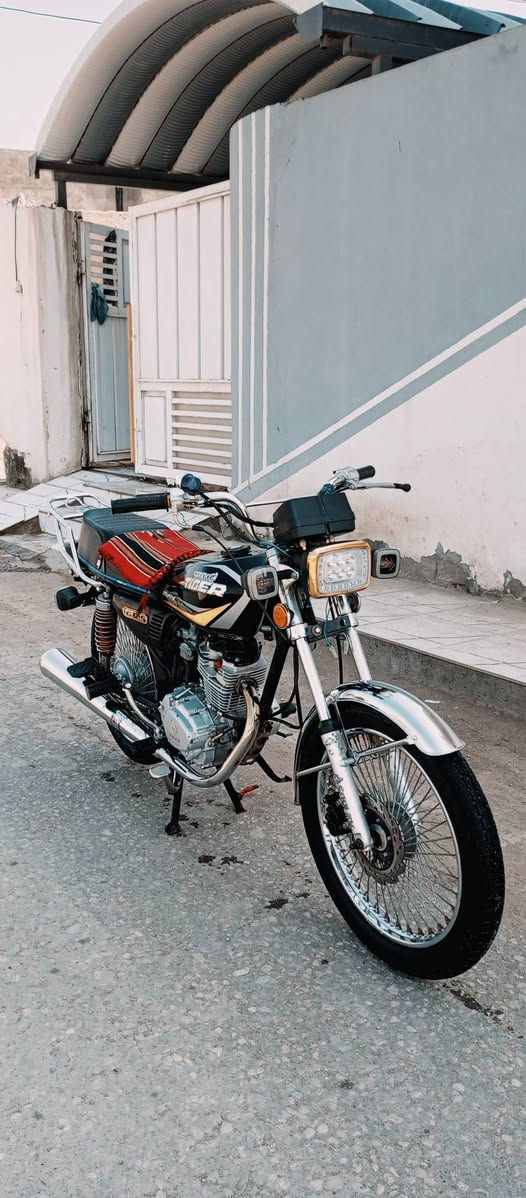 سلام عليكم تايكر (2022) محدثه (2024)اوراق سكنر دراجة كل كهربائيات شغالة دراجة نضيفة 80% محركة نشط شاصية مكفول عن العواج ولحيم.   سعررر {450} وبيه مجال مكاني بلقاسم 
اتصل ***********
