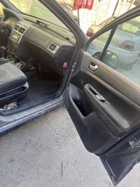 وبركاته بيجو 2006للبيع سيارة نضيفة كشره نضيف  وداخله نضيف ومحرك وكير م...