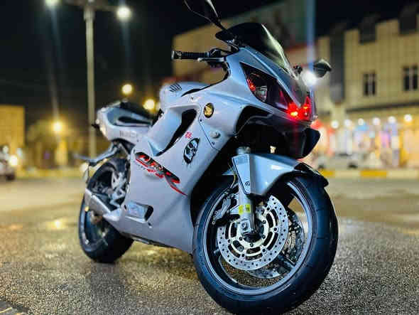 السلام عليكم دراجه F4i 2004
دراجه مثل مموضح بلصوره شلع معدل لاتبخير لاتنقيص لاصوت نعومه خير من الله بطناش تعليك فصلات تخم تاير جواها كهربائيات شغاله كلها/تراي للبصرا.. مكان صلاح دين دجيل سعر دراجه 18 قفل علمن دراجه بدون اوراق ***********
