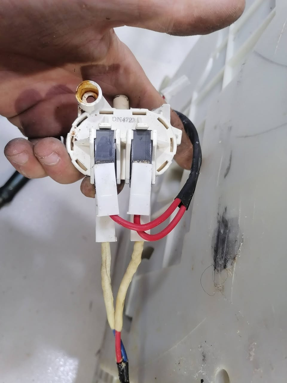 صيانه ثلاجات مجمدات جميع اجهزة التبريد
🧰(((ورشة متنقلة في جميع أحياء كركوك)))
 🧑‍🔧🧑‍🔧صيانة موقعية داخل منزلك لصيانة وتصليح 🧑‍🔧🧑‍🔧
#االثلاجات ..🫕♨️
#البرادات🌀
#عارضة المحلات🔌
#صيانة السبالت🚿🪛🔧
#صيانه غسالات اوتوماتيك وعاديه 
 الأجهزة الكهربائية المنزليه🏘️
: ورشة اسطه محمود كركوك 

💥للاستفسار.... ⬇️☎️
*********** 
ملاحضه مانطلع اله وانت راضي
💫🙏💫🙏🙏💫🙏🙏💫🙏💫
