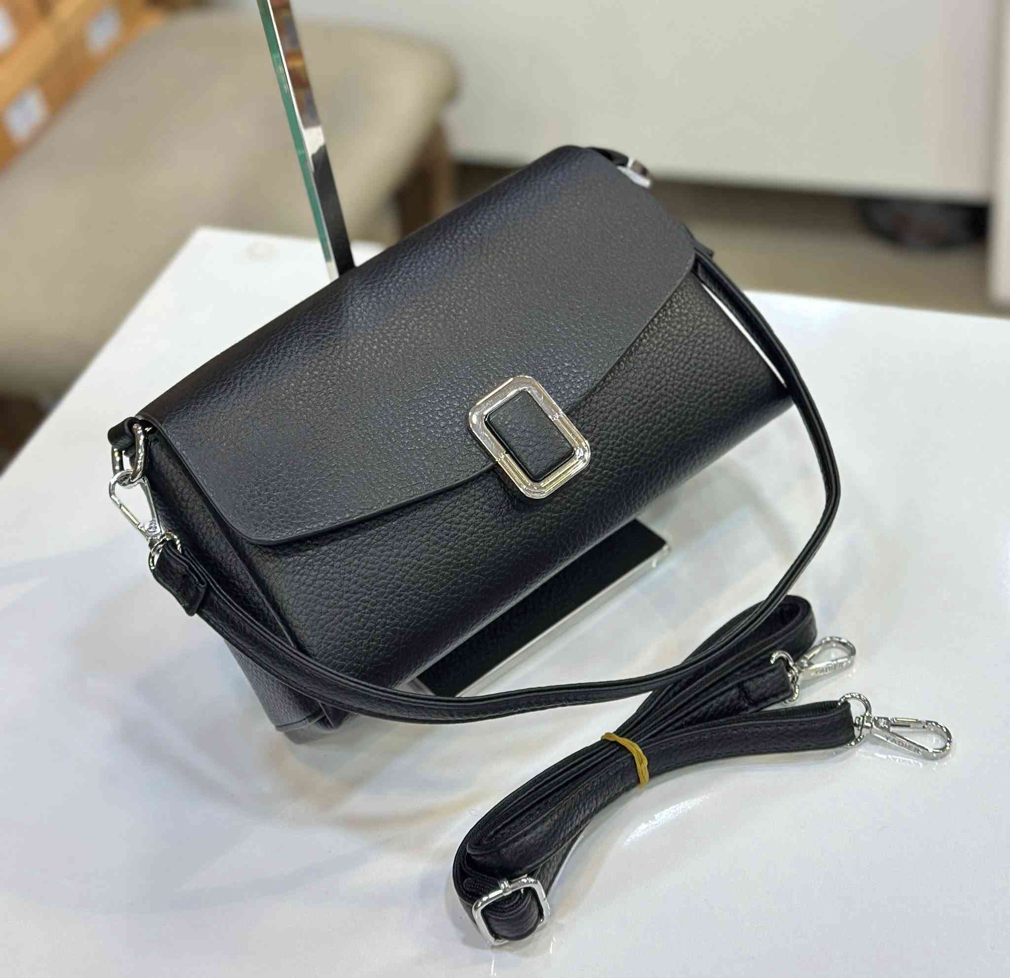 وجبة جديدة من الحقائب الطرية 3 خانات 👜👝🌸💐
السعر 17 الف فقط ✅

الموصل / الزهور - مجمع عزيز فتحي ط3 🌺💐🥰🥀

تألقي بآجمل اطلالة وحصريا لدى NH ZARA 🥰💕

يفتح المحل يوميا من الساعة 11 صباحا لغاية 10 ليلا ⏰⏱️


**إذا كنت صاحب هذا الإعلان وتريد حذفه لأي سبب، رجاءا أرسل رسالة إلى الدعم الفني**