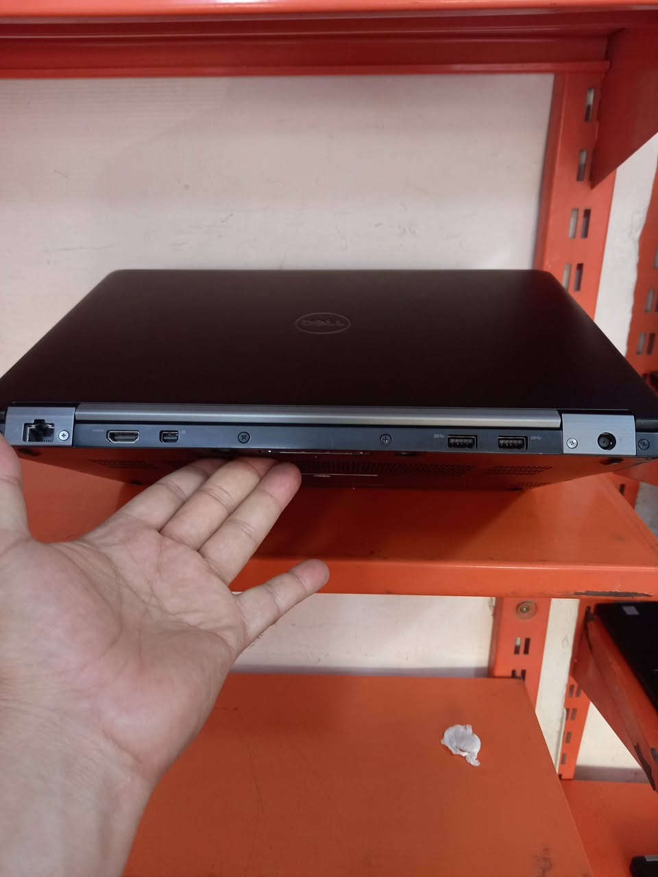 لابتوب دل dell 
الجيل السادس
المعالج كور اي 5 الجيل 6
الهارد    256 ssd 
الرام 8.  ddr4 
كارت الشاشة  4  شير 
حجم الشاشة  14 
الشاحنة اصلية 
يحتوي على منفذ تايب سي للشحن او نقل البيانات
نظام التشغيل ويندوز 10 عربي انكليزي 
الملحقات شاحنة وجنطة 
السعر  180
***********
***********
يوجد توصيل

متوفر 
تتوفر مجموعة لابتوبات بأسعار مناسبة ومواصفات
