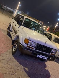 لاندكروز  موديل93 مكفوله من كلشي سياره نضيفه كلش السعر 105 صاحب السيار...