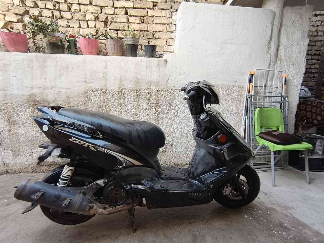 السلام عليكم دراجة جي تي أر للبيع الدراجة مكينة برغي ممفتوح كهربائيات شغالة الدراجة بيهة قايش و نوزل تعبان السعر 550وبيهة مجال بسيط رقمي *********** مكاني الشعب
