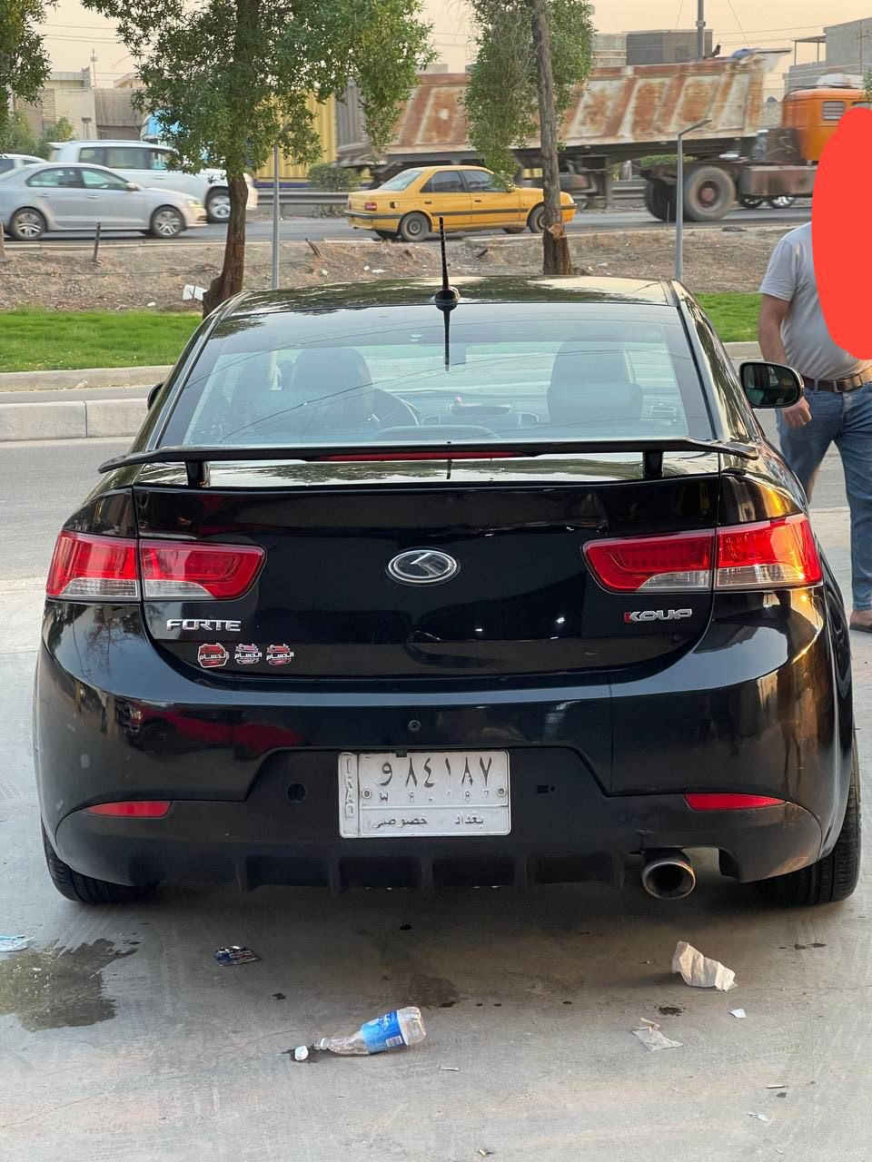 السلام عليكم و رحمة الله رمضان كريم ان شاء الله
كيا فورتي ٢٠١٢ كوبي تك باب 
وارد امريكي حادث جاملغ خلفي فقط 
السياره قطعه صبغ فقط جاملغ خلفي اللي هو مكان الحادث 
مكينه ٢٠٠٠ دوش 
كير مكينه كفاله 
السعر ٩٥ و بيها مجال 
***********
