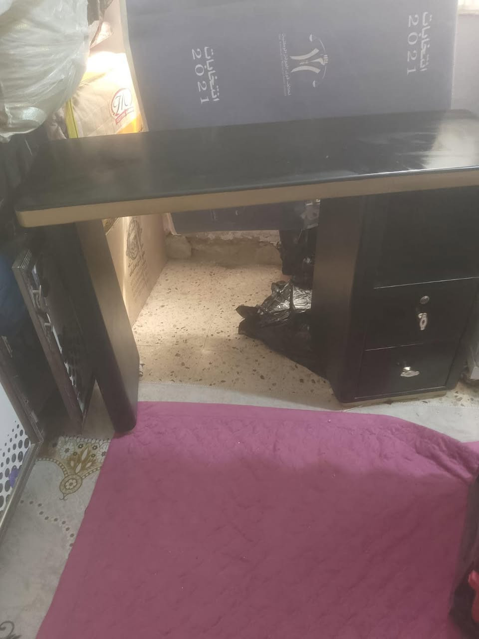 بضاعة صالون مامستخدمه ولا دقيقه من التاجر للصالون
***********
