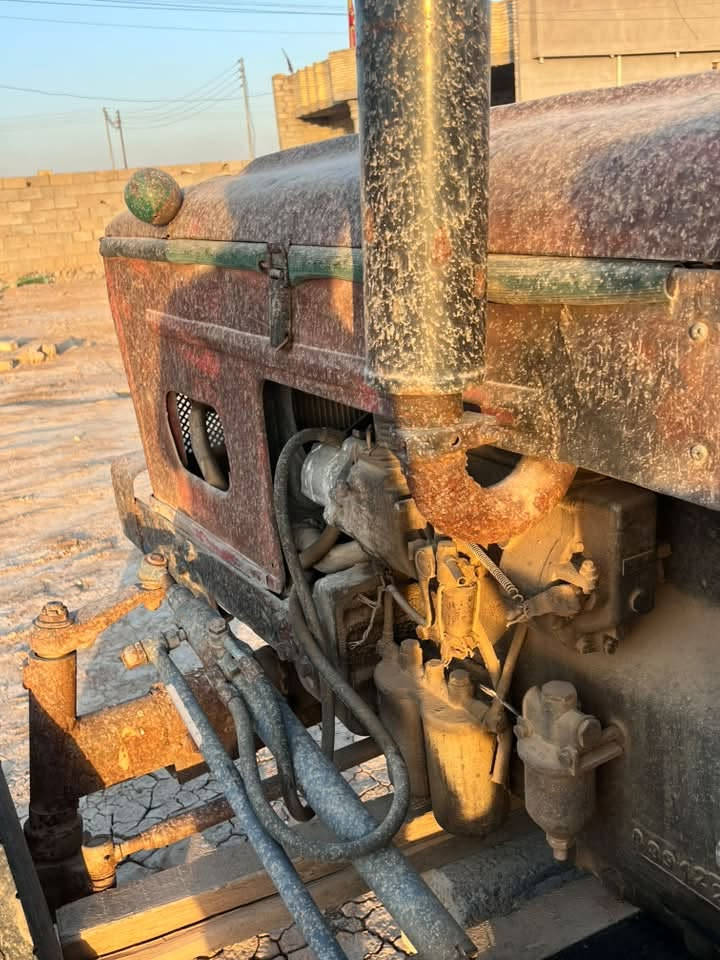 السلام عليكم مكينه عنتر ٧١ رقم وسنويه أصوليه  للبيع هي والعربانه والفدان محرك كير  مكفولات عنوان بغداد الاتصال ***********
