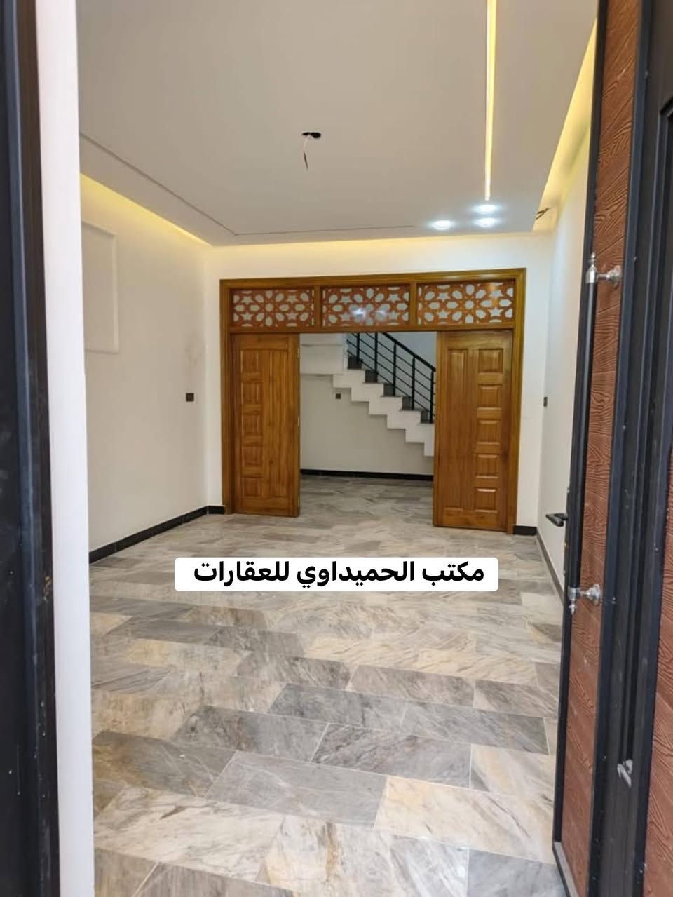 🏠بيت للبيع🏠السعر 💵/292❤️✌️❤️

📍الموقع/شارع الاسواق المركزيه التجار قرب كليه الإمام الكاظم

📌المساحة/100(بناء درجه أولى.شارع عريض+رصيف)

محتويات ال🏠بيت/كراج صغير.صحيات خارجيه ومغسله.استقبال.حولي .مطبخ حار بارد.صحيات.غرفة نوم 
الطابق الثاني/ثلاث غرفه نوم.صحيات.بيتونه.سطحين كبار
📍عنوان المكتب /شارع الأسواق المركزيه قرب مسبح الشعب

📞*********** محمد صگبان
📞*********** سيد عباس
ملاحظة / العنده عقار 🏡 للبيع او بيت للايجار  ويريد يبيع او ايجاره دزونه كافة التفاصيل العقار مع ذكر السعر ورقم التلفون ☎️وان شاء الله باقرب وقت
