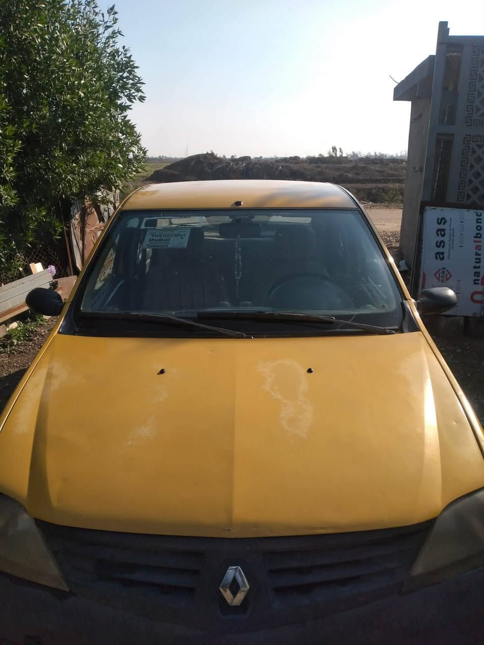 السلام عليكم
رينو لوكان 2009 بغداد 
كير ومكينة جيده 
مصفرة هيئة وغرامات 
سنوية بسمي رقم دولي 
تحويل مباشر 
سيارة جديدة وجاهزة 
تخم تاير جديد 
مدوشمة وكاملة 
السعر ٣٥$ وبيها مجال 
مكاني بغداد تاجي سبع البور

ه
***********
