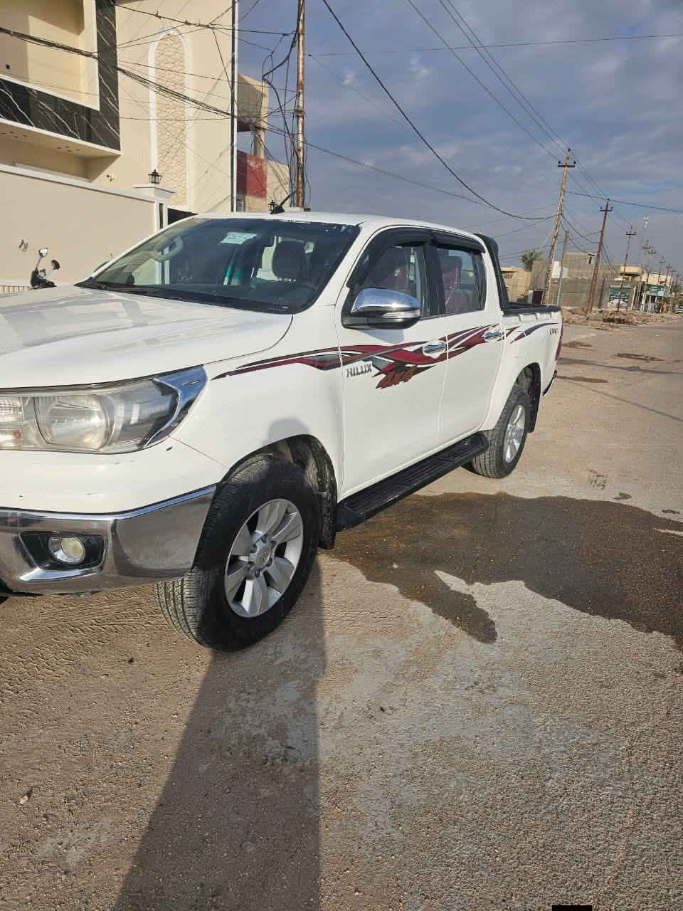 اسلام عليكم تويوتا هايلكس  للبيع موديل 2016  الاستفسار عله الرقم  ***********
