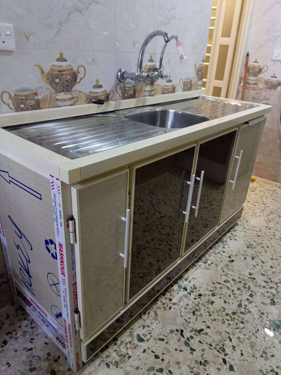 مكلفة بالنشر مستعجلين عليهن كاونتر وسخان وبنكات ومبرده مستعملات خمس أشهر فقط والمبرده بداية الصيف شديناها


**إذا كنت صاحب هذا الإعلان وتريد حذفه لأي سبب، رجاءا أرسل رسالة إلى الدعم الفني**