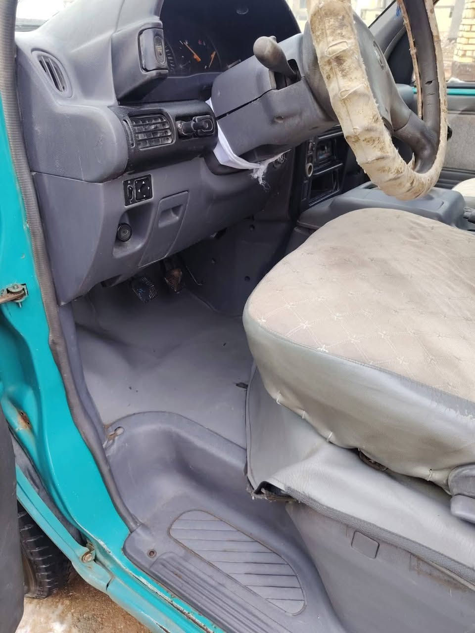 نيسان ٩٣ للبيع
مكينه اكسن كير كهربائيات خير من الله حداديه نص عمر يرادلها ترتيبات بسيطه 
السعر ١٧ وبيها مجال بسيط 
الديوانيه مركز ***********
