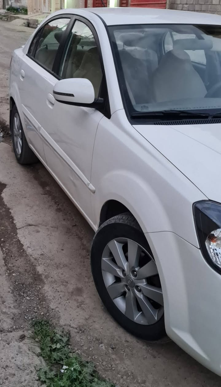 كيا ريو للبيع موديل ١٢ محرك ١٤ بيها صبغ بالداير الخلف فقط جهت النفر ورصعه اباب النفر واضحه ٥ ويل كب سعر اتصل ***********
