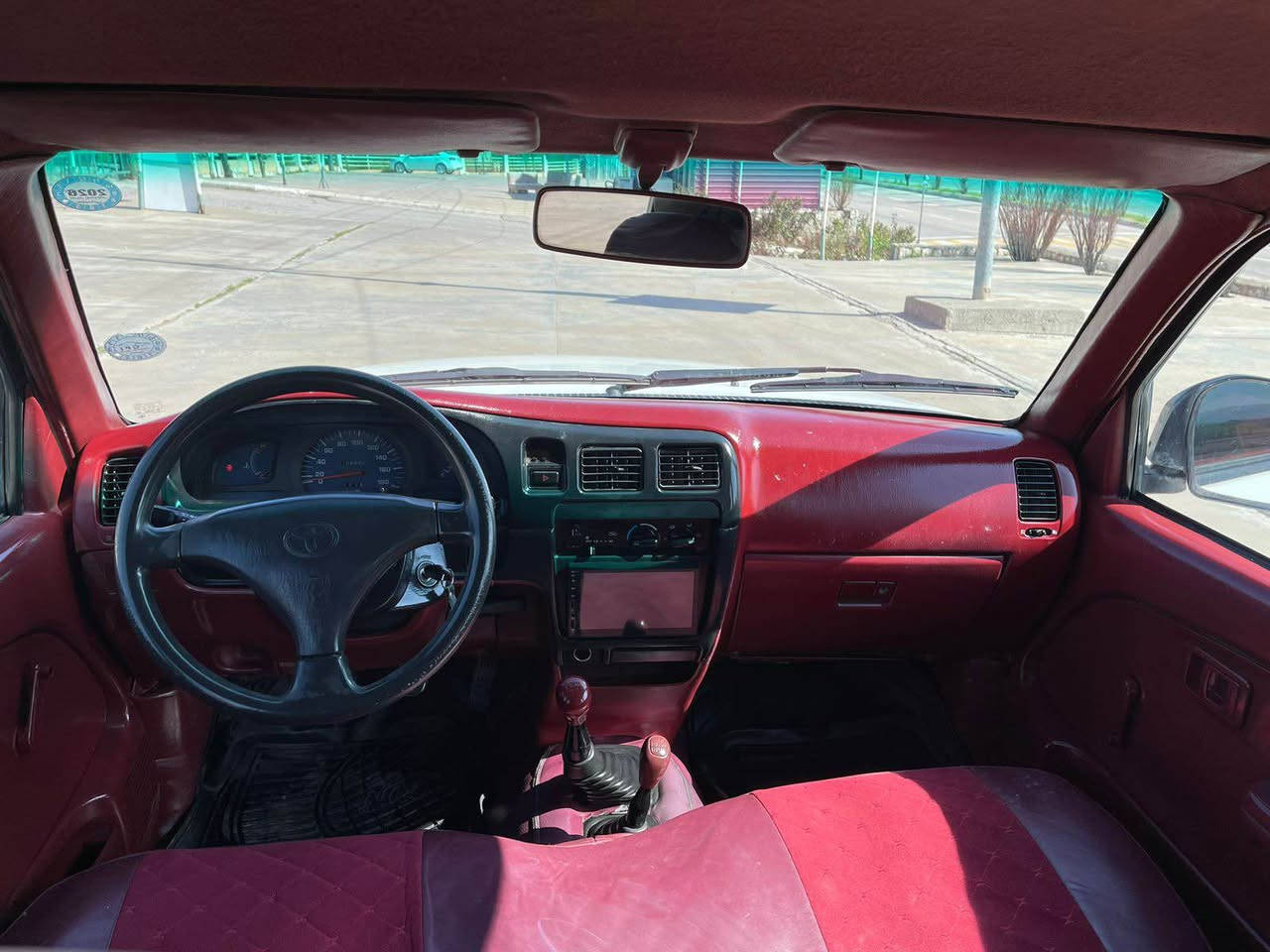 تويتا هايلوكس ٢٠٠٤ به خ 
ناوسور نمونه 
ته نها٤ پارچه بوياغ 
له سه رساسى پاش پيش كه بس بيليدران
ره قه م ئه سلى تاكو ٢٠٣٠ سه نه وى تازه
گيرو مه كينه به شه رت 
ده بل ئه كسل به شه رت
قه لادزى ***********
*********** بشدار, السليمانية
