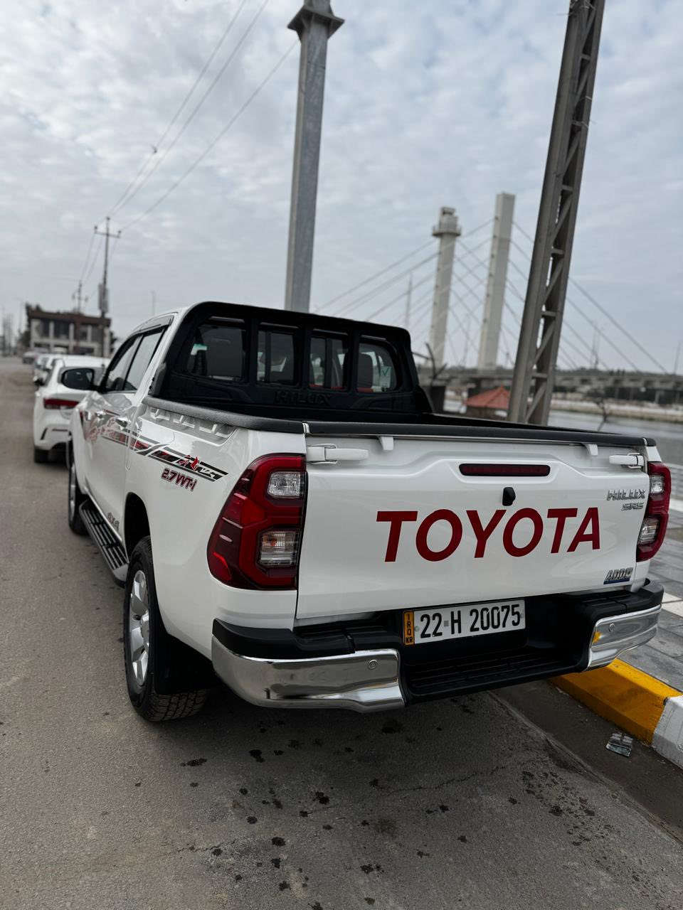 السلام عليكم بيكب هايلوكس فور ويل4X4 كير عادي شاشه تحكم ستيرن كأمره حساسات سبير ما نازل تايرات الشركه دنلوب مطفايه السياره ساز نضيفه كلش كاعيات الشركه رقم أربيل مداور شرط مراوس ب اوتماتيك مكاني ناصريه للتواصل ***********
