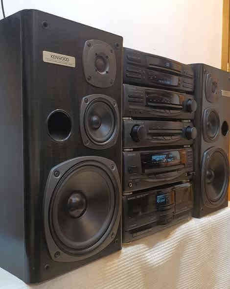 سستم كنود جهاز كلش نضيف 
كلة شغال فقط السي دي غير شغال 
كهرباء ١١٠ مع المحولة 
مع قطعة بلوتوث خارجية 
   للإستفسار     *********** او مراسله الصفحة
