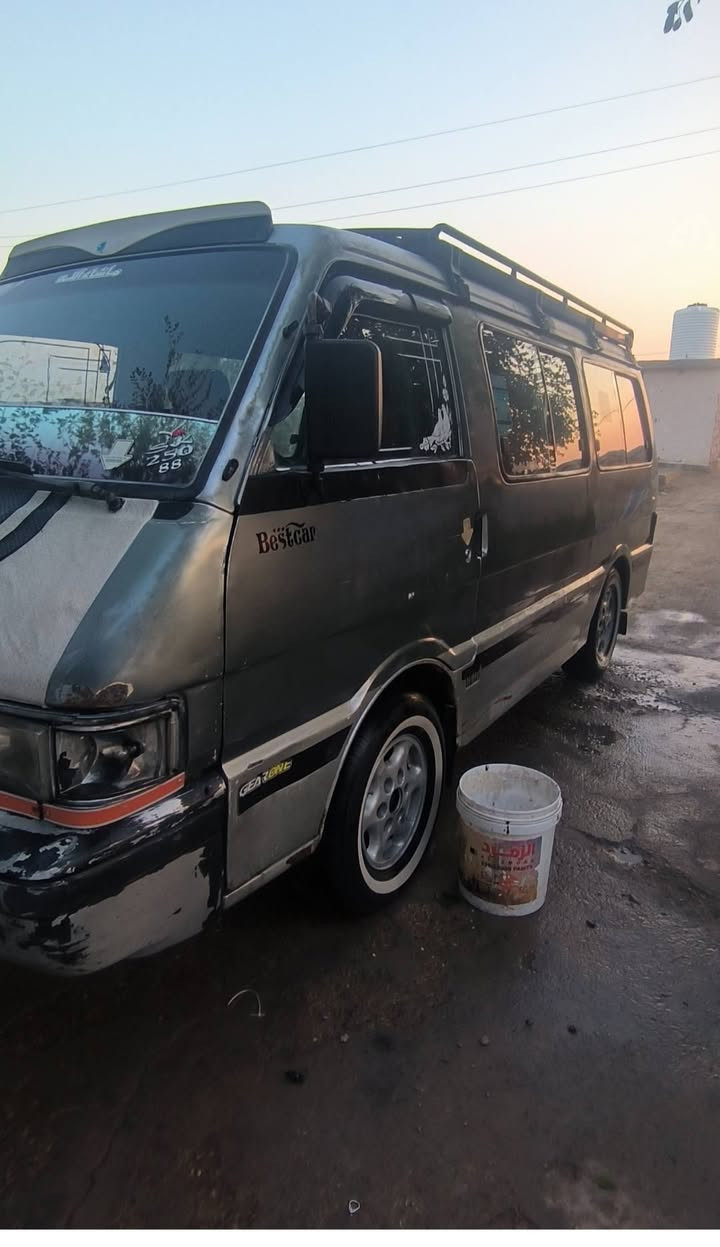 السلام عليكم.كيا بستا موديل 93رقم بغداد حمل انكليزي السعر 38مكاني بغداد أبو غريب رقم  الهاتف ***********
