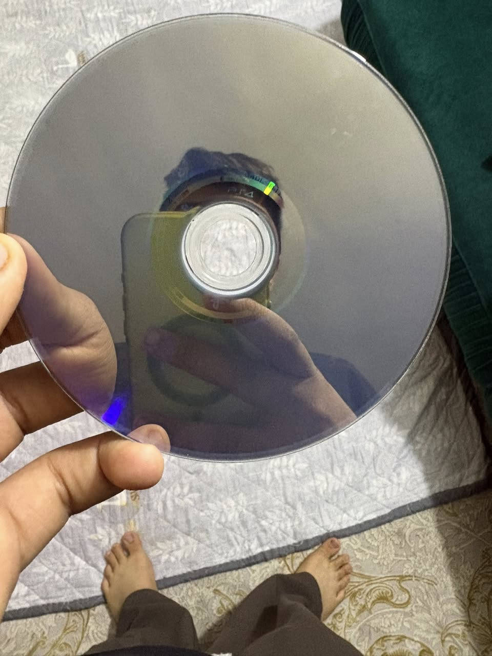 السلام عليكم 
عندي اقراص بلي 4 باتل فيلد 1 وسنايبر ايليت 4 للبيع او ارواسهن بلعبه fc26 
‭0787 484 8242‬
بغداد الشعلة
