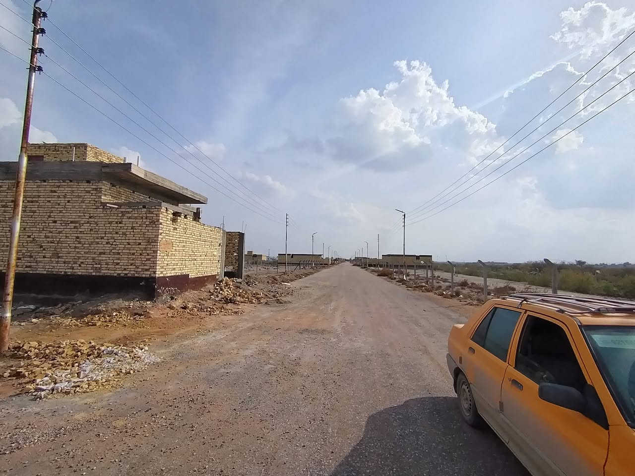 #الديوانيه قطعة ارض للبيع المساحه 400 متر 
الموقع... مجمع نزلة شعيب ثالث قطعة عن الشارع العام 
كافة الخدمات تبليط ماء كهرباء 
للاستفسار.***********
