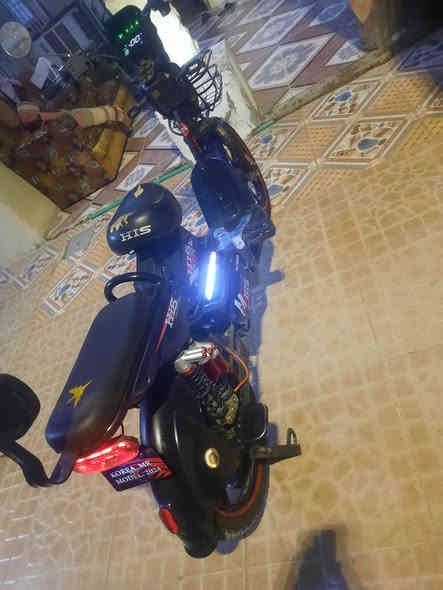 السلام عليكم أخوان دراجة شحن للبيع سعر 350 الف  وبيها مجال مكاني ديالى شهربان رقم ***********
