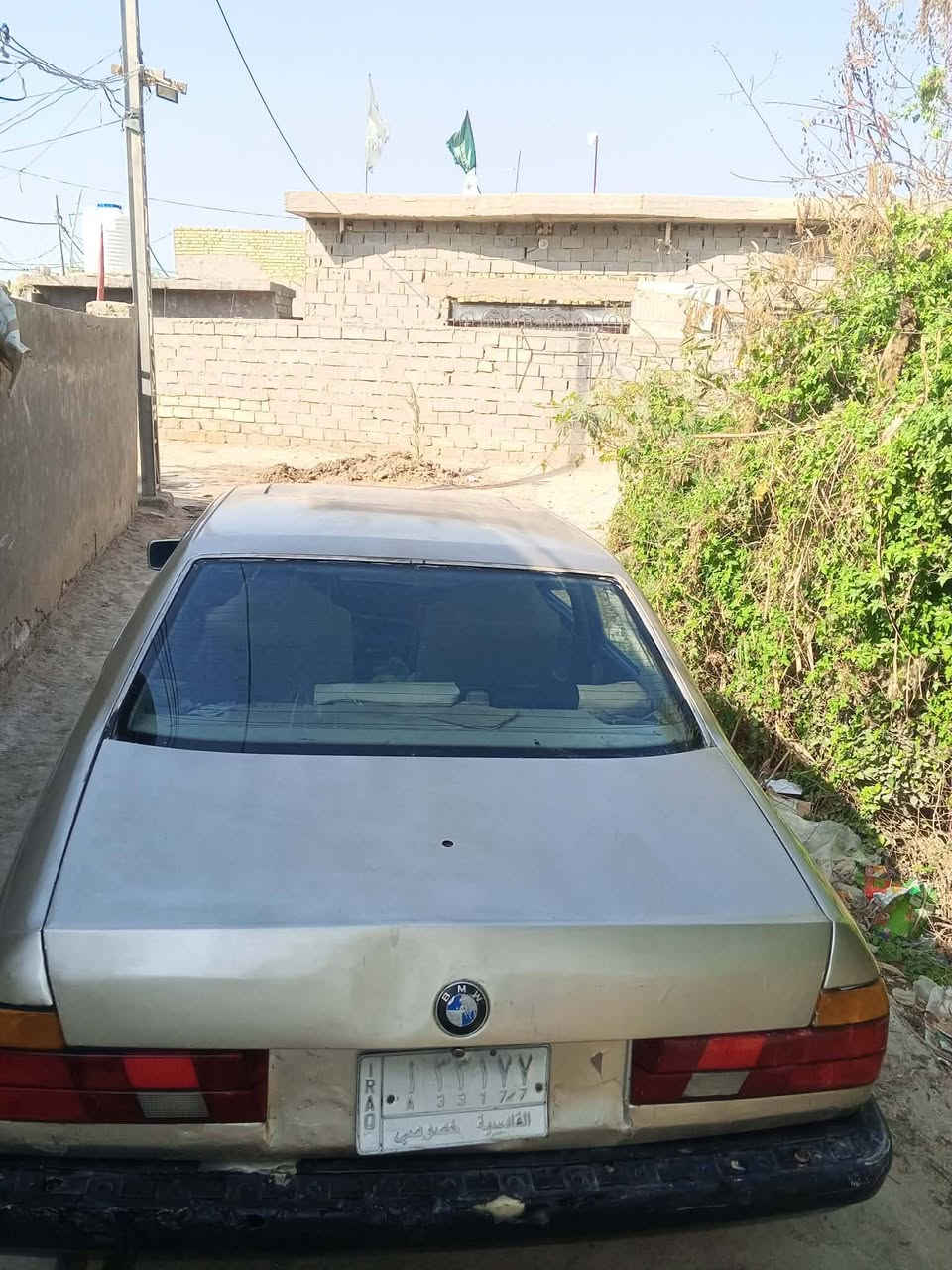 السلام عليكم ورحمه الله وبركاته 
BMW 735كيرومكينه خير من الله 
حداديه الاماميه حلوه معمره والسياره هم معمره رقم قادسية الماني لبيع او مراوس السعر27وبيه مجال مكاني الحله ***********,,***********
