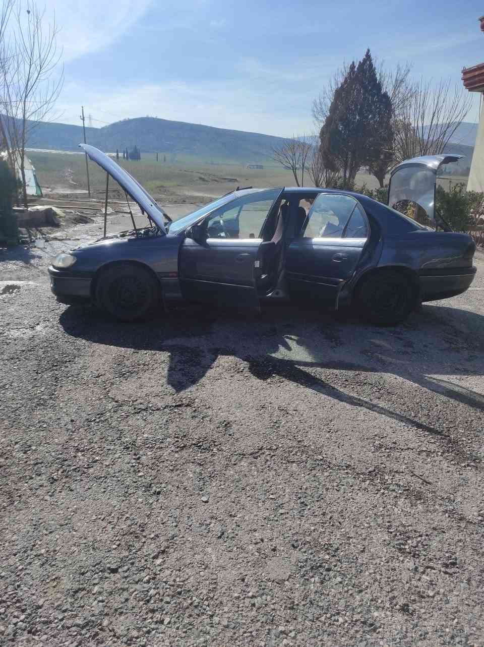 ئوپل پشیلە
مودیل1994

دووجام کارەبا

رەقمی تازەیە

کیرومەکینەبەشەرت

زۆرپاک ماوەتەوە

سعر47وەرقە مەجالکم 
***********ژمارەی موبایل
