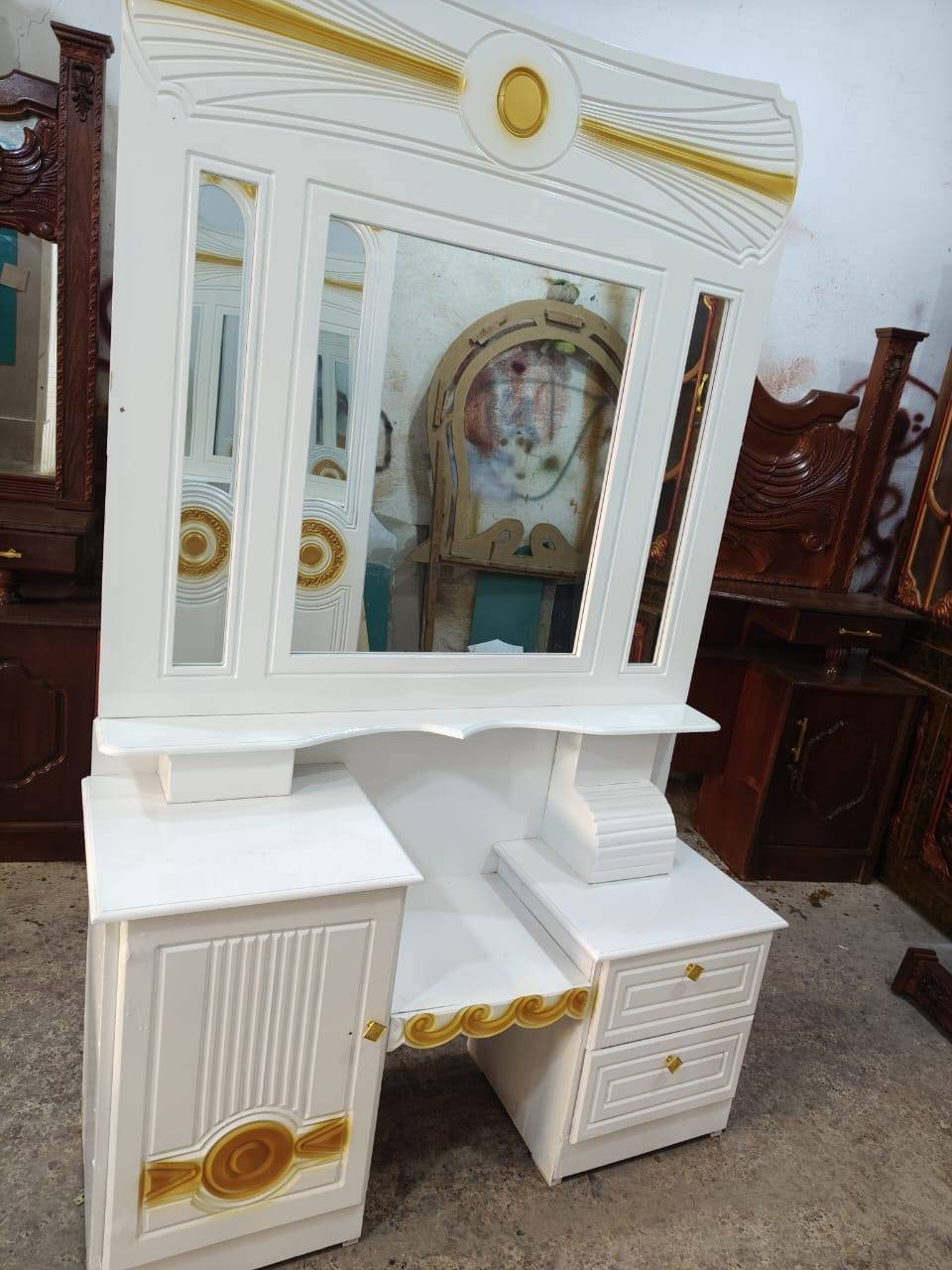 للبيع غرفه عراقي جديد ممستعمله ٦٥٠ قفلها الرميثه مجاور اهل الذهب *********** ابو وهاب النجار
