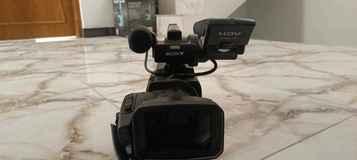 ‎كاميرا فيديو احترافية من سوني (Sony) من فئة الـ Handycam القديمة/شبه الاحترافية.
من التفاصي‎ النجف, العراق


**إذا كنت صاحب هذا الإعلان وتريد حذفه لأي سبب، رجاءا أرسل رسالة إلى الدعم الفني**