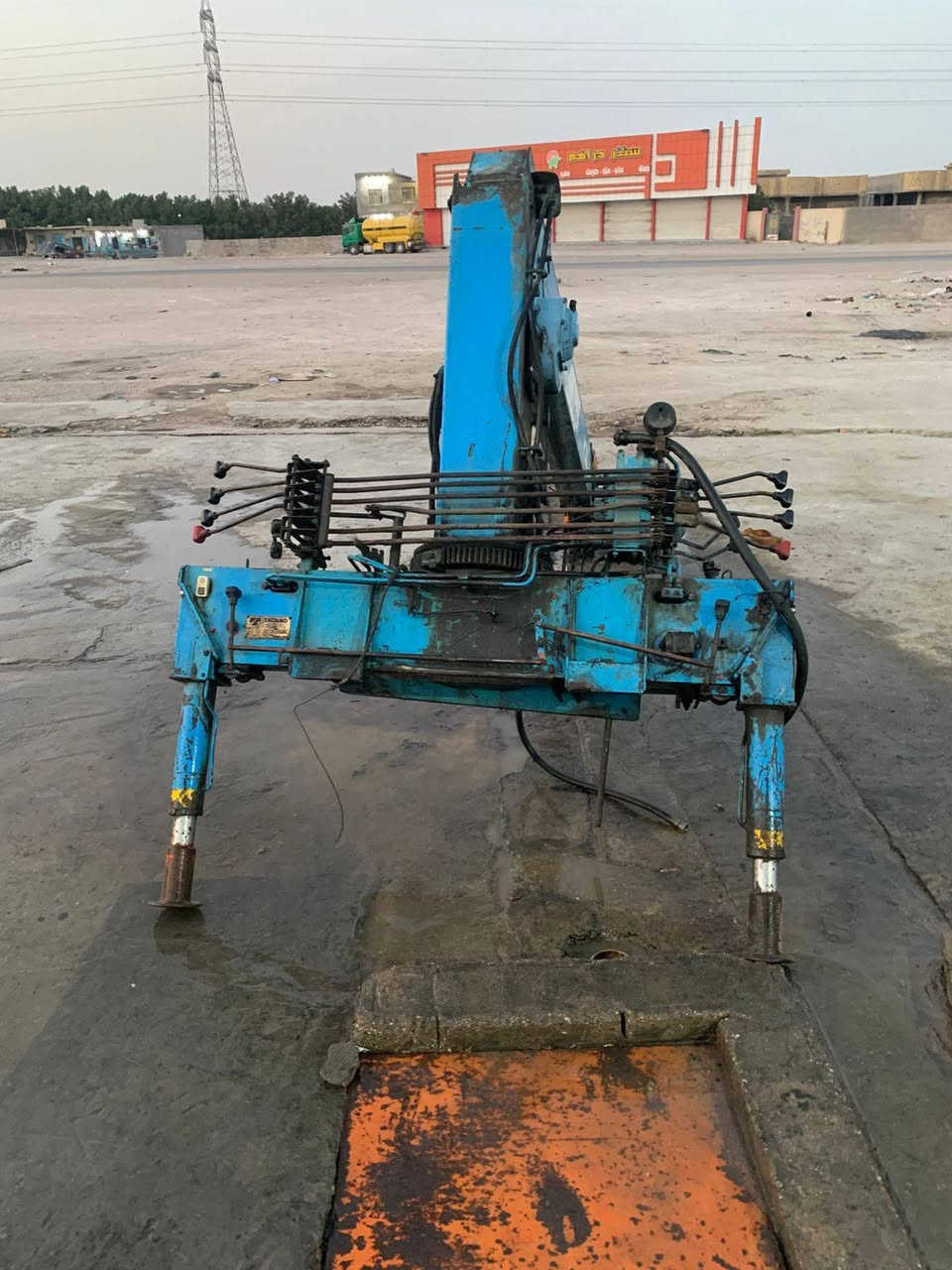 كرين ٢طن او٢٠٠ ٣سلايت جاهزلعمل عنوان بصره هاتف *********** سعر٣٠
