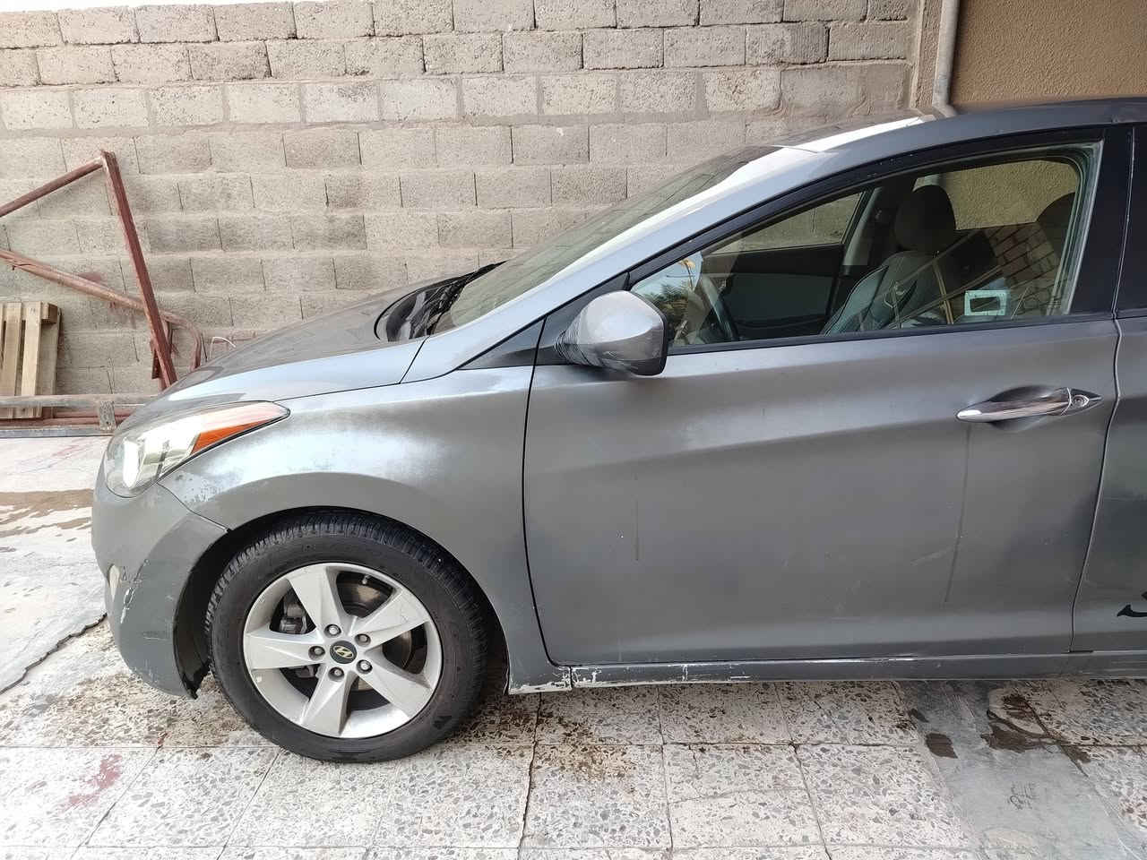 السلام عليكم
النترا 2013 
وارد أمريكي لسياره ضربتها جاملغ عكس لسايق
كير محرك تبريد كله شغال سياره خير من الله
لسياره شويه جارده فقط الاصفاح اما القماره ول بنيد ول جنطه مابيهن شي لسياره نقصها فقط صبغ احزام
السعر 97 َوبيها مجال
***********
