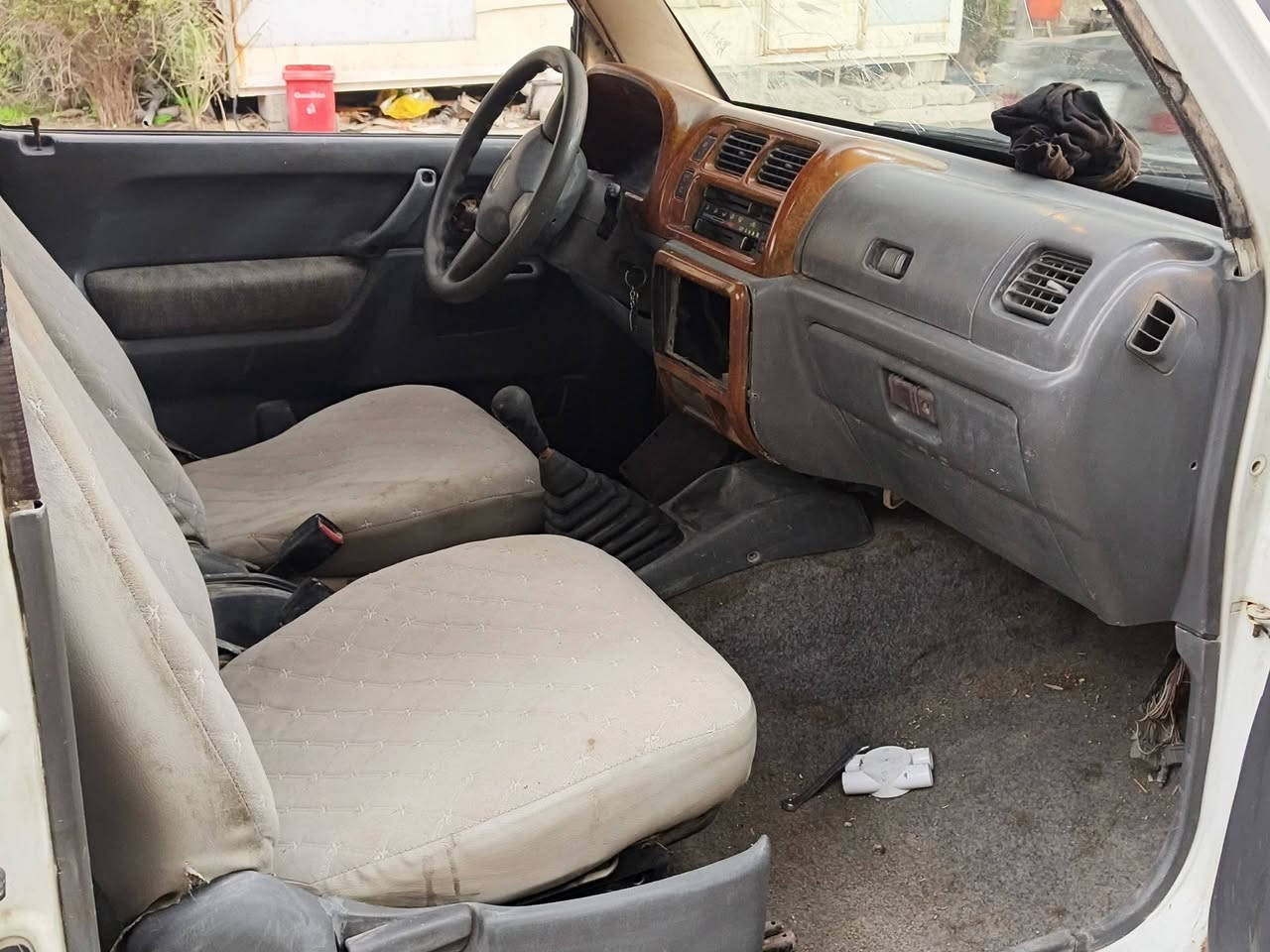 سياره سازوكي جمني أدوات للبيع سعر قفل ١٥ ورقه سياره جاهزه ماعده تصليح جاملغ مكان سياره بصره ***********
